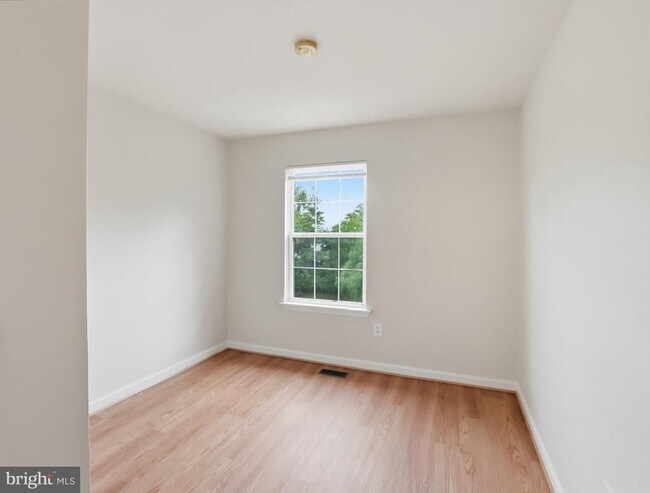 Building Photo - 7203 Rutherford Green Cir