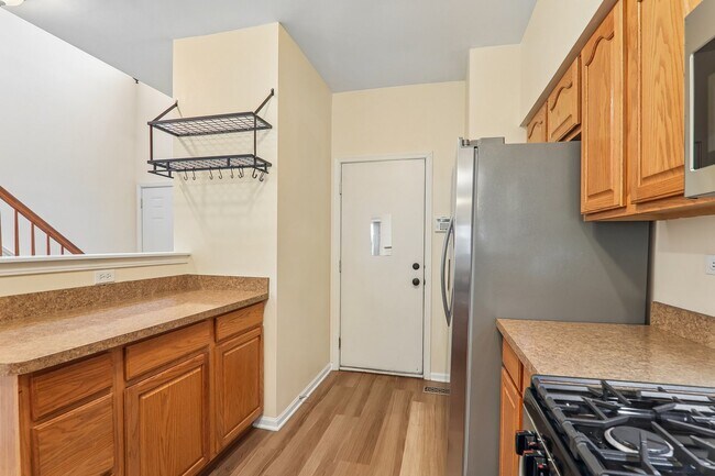 Building Photo - 984 Park Hill Cir