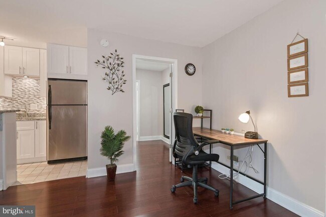 Building Photo - 1260 21st St NW