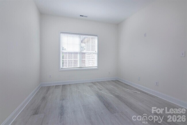 Building Photo - 2231 Eversham Dr NW
