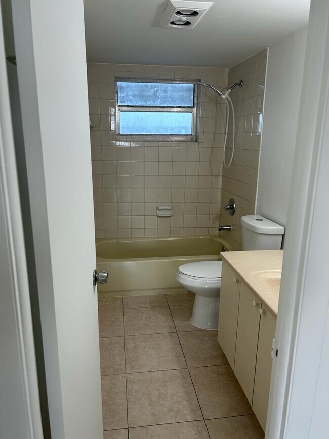 Building Photo - 15600 NW 7th Ave