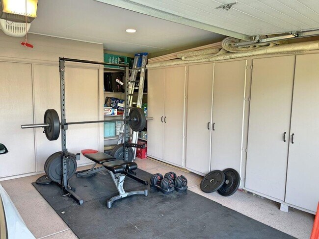 Building Photo - Beautifully Remodeled 3 Bedroom One Story ...