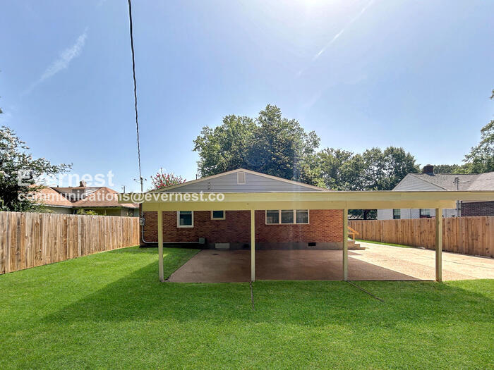 Building Photo - 835 Margo Ln