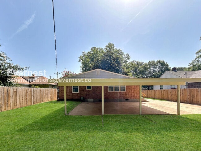 Building Photo - 835 Margo Ln