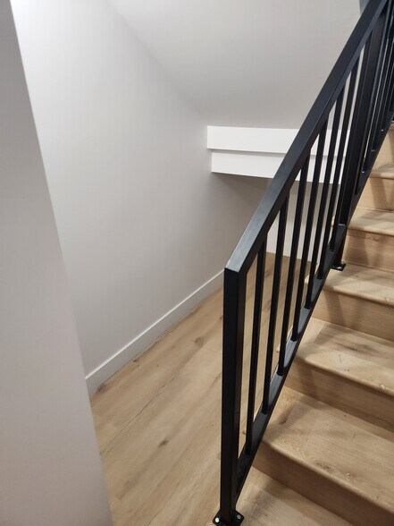 Storage nook - 3449 Michigan Ave