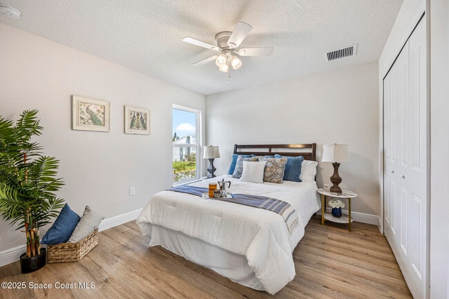 Building Photo - 208 Hidden Wds Pl