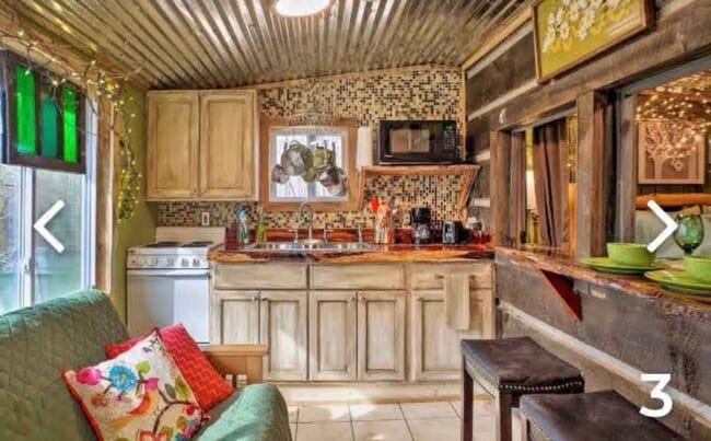 Building Photo - 1 Bedroom, 1 Bathroom - Studio Home on Mossy Creek in Summerville! 1/2 off first months rent!