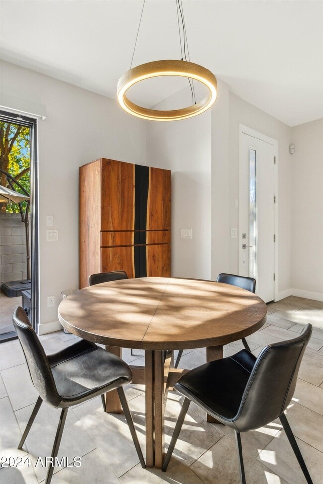 Building Photo - 240 W Missouri Ave