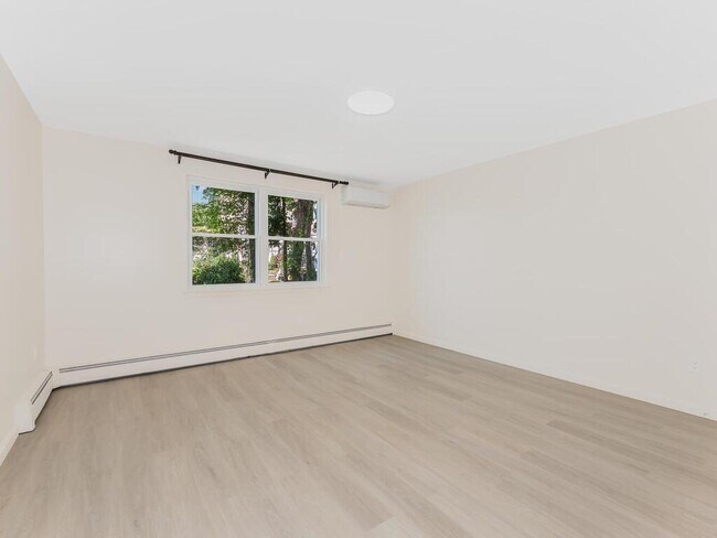 Building Photo - 520 Kappock St