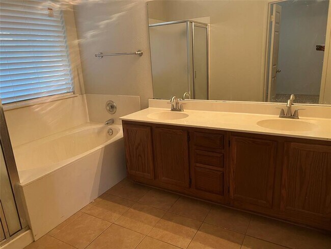 Building Photo - 2817 Single Trace Ct