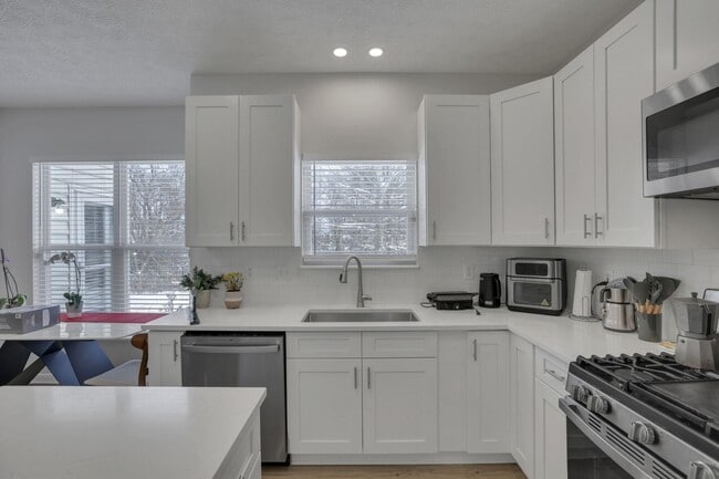 Building Photo - 5920 Triplett Square