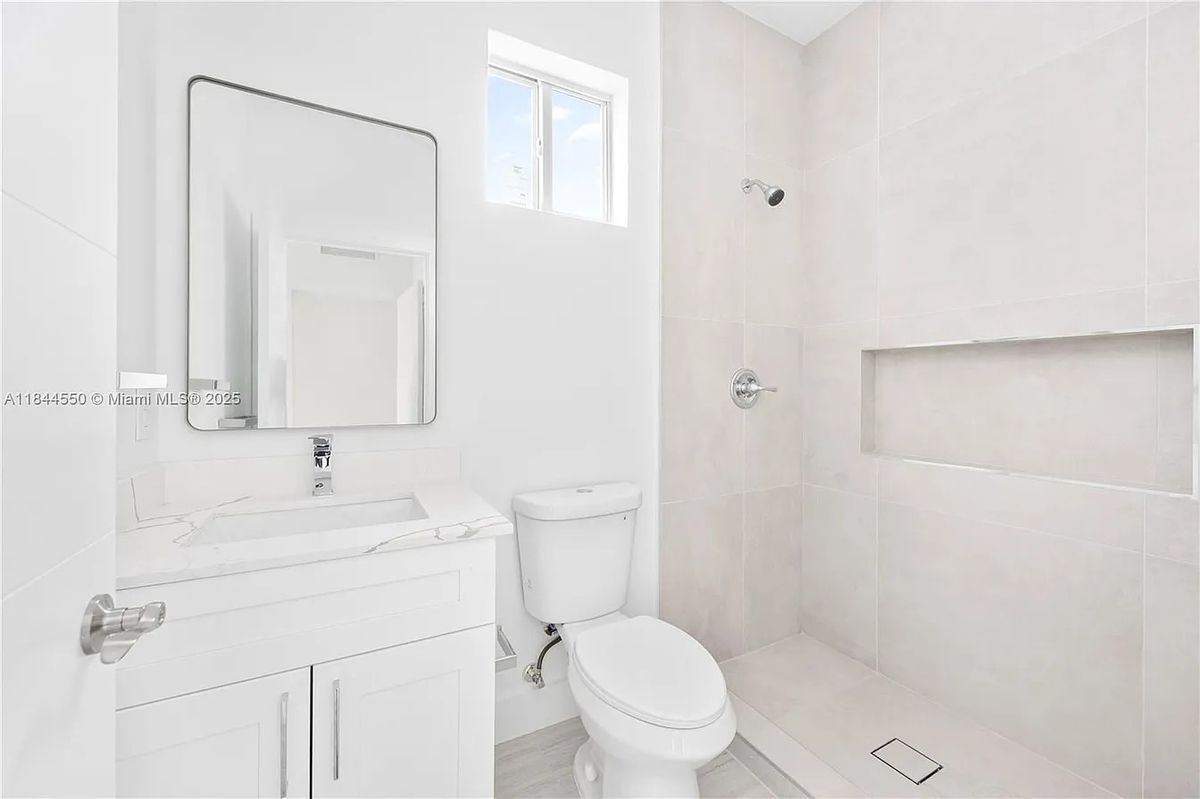 Building Photo - 10741 SW 217th St