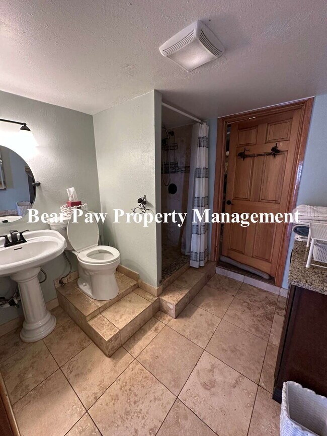Building Photo - Cozy FURNISHED 2-Bed, 2-Bath Haven  on the...