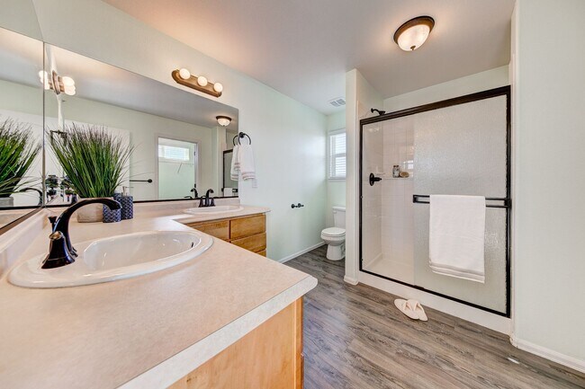 Building Photo - 2963 Denver Dr