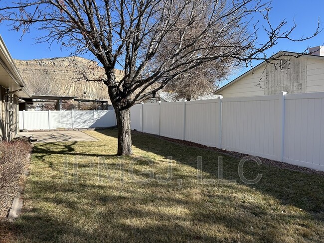 Building Photo - 815 Lincoln Ct