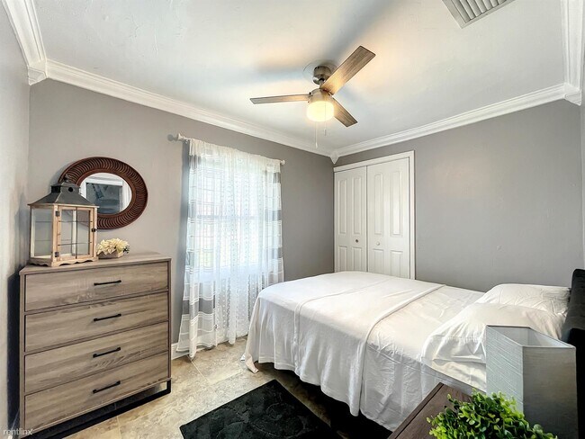 Building Photo - 3 br, 2 bath House - 1895 NE 154th St