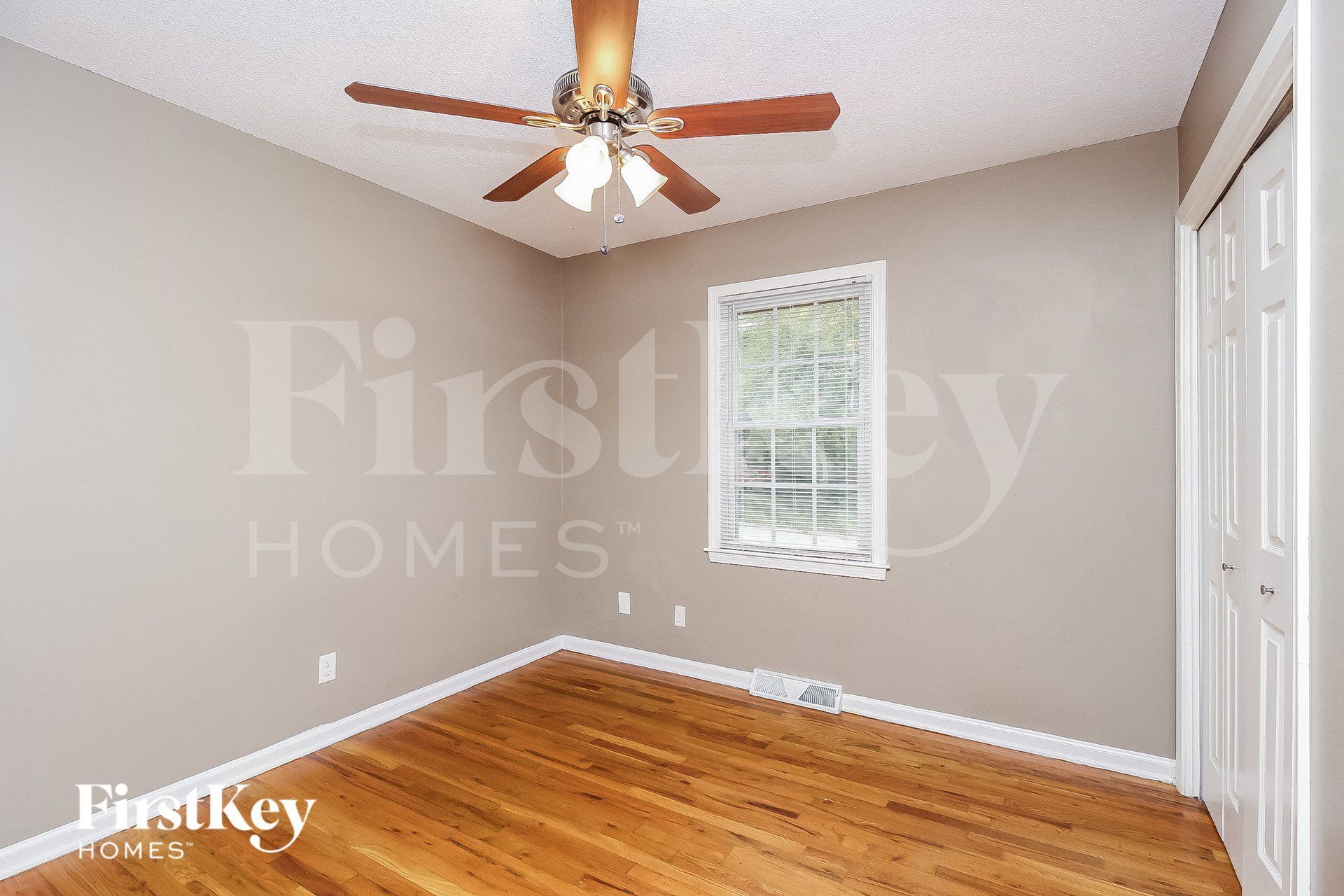 Building Photo - 704 Melrose St