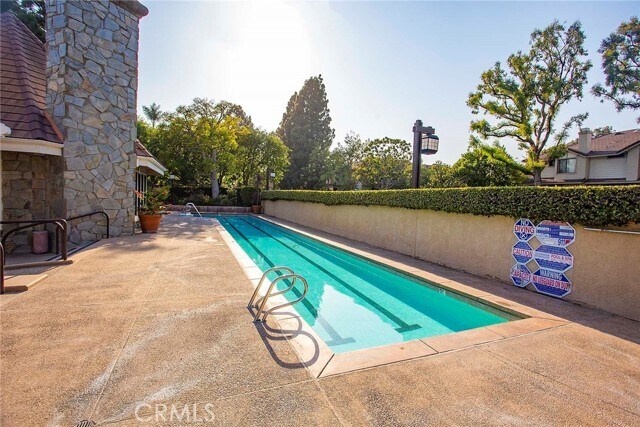 Building Photo - 2563 Plaza del Amo Plz