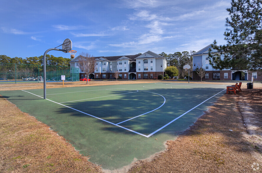 Basketball Court - Independence Place