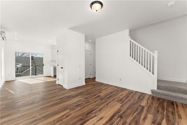 Building Photo - 379 Beaver St