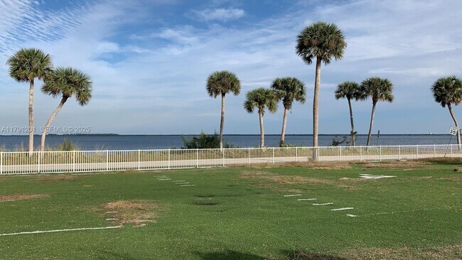 Building Photo - 6003 S Indian River Dr