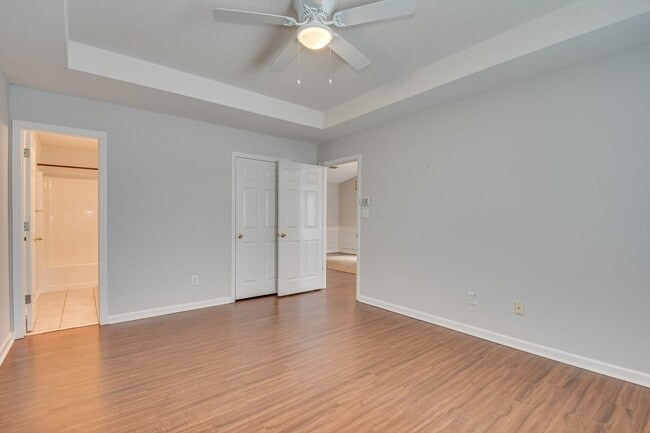 Building Photo - 2019 Hopetown Dr