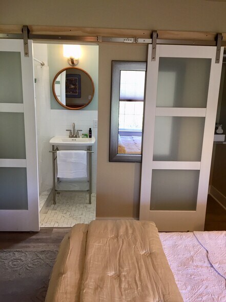 Building Photo - 375 Weaverville Rd