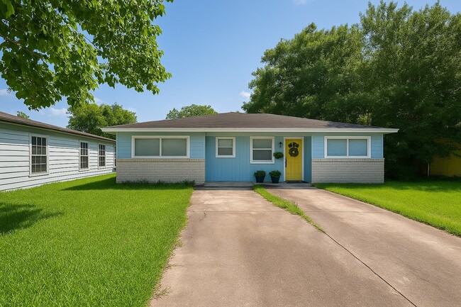 Primary Photo - 610 N Vionett Ln