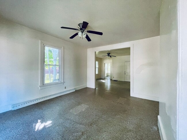 Building Photo - Spacious 3 Bedroom home FOR RENT in Bridge...