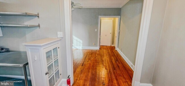 Building Photo - 1954 Columbia Rd NW