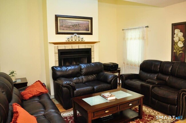 Building Photo - 605 Sandstone Dr