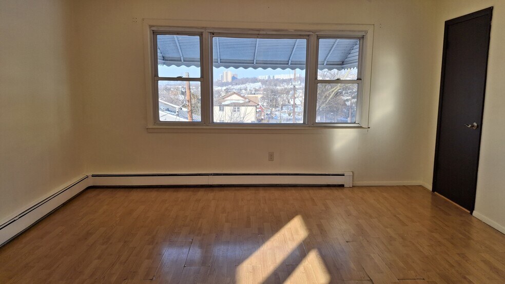 Living room - 3409 Givernaud Ter