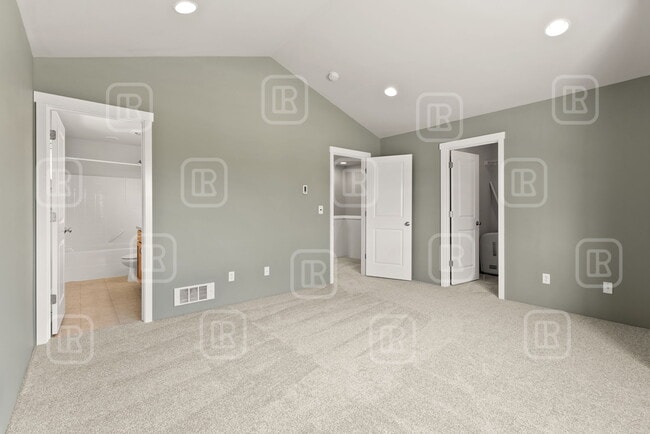 Building Photo - 1840 N Willamette Rd