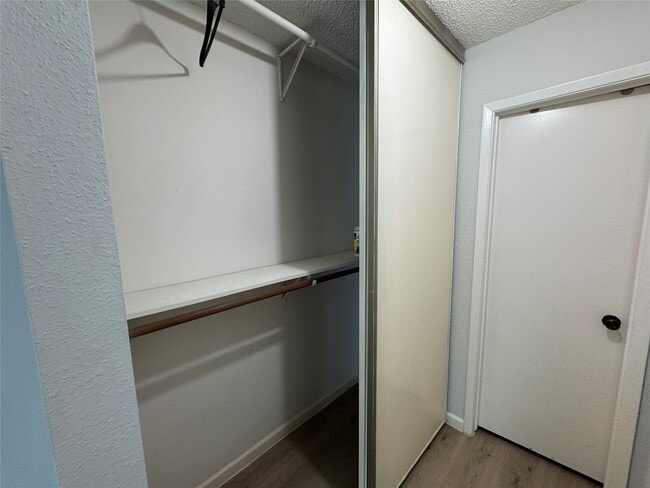 Building Photo - 12959 Wirevine Ln