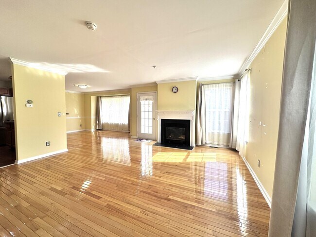 Building Photo - 2 ELCO Ct