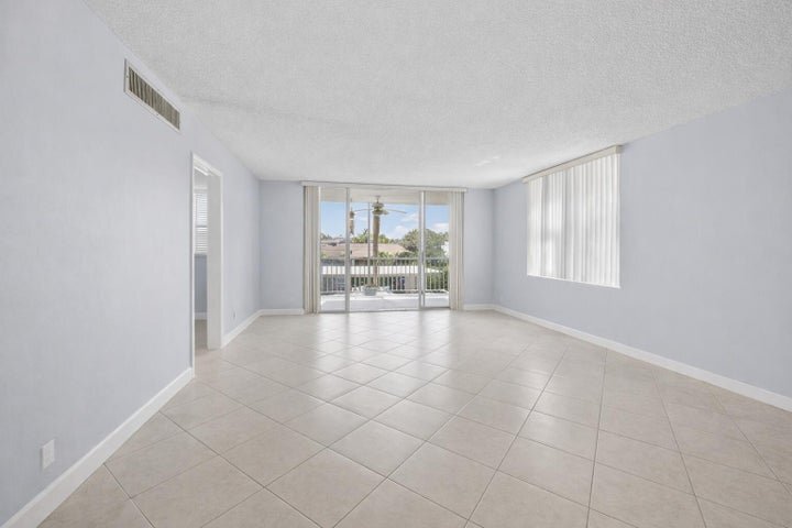 Building Photo - 931 Gardenia Dr