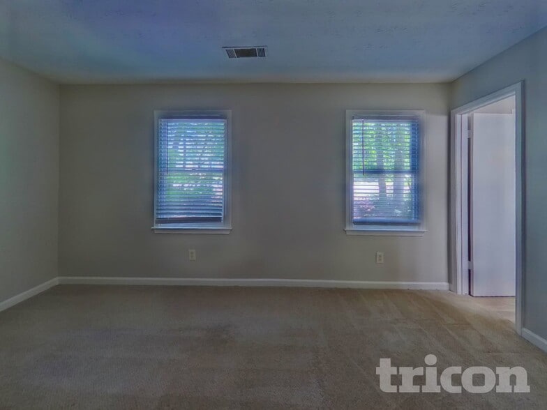 Building Photo - 2479 Hewatt Rd