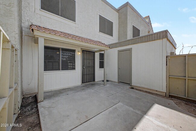 Building Photo - 5984 N 48th Ave