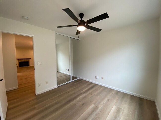 Building Photo - Spacious 4 Bedroom 2 Bath in Desirable Oceanside!
