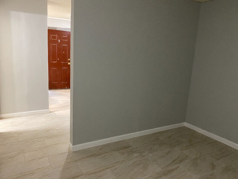 Building Photo - 4073 Pine Valley Rd