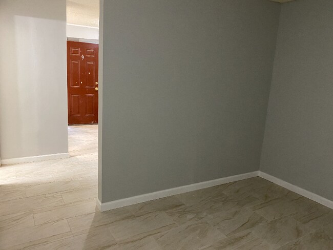 Building Photo - 4073 Pine Valley Rd