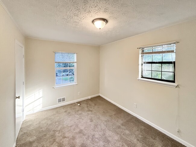 Building Photo - 5435 Brandon Ct