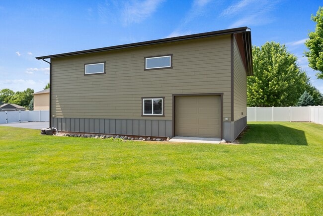 Building Photo - 1981 W Twinkling Star Rd