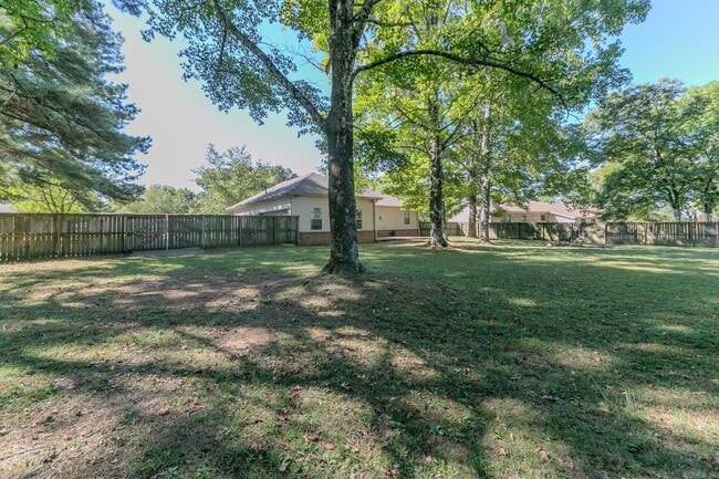 Building Photo - 12 Forest Dr