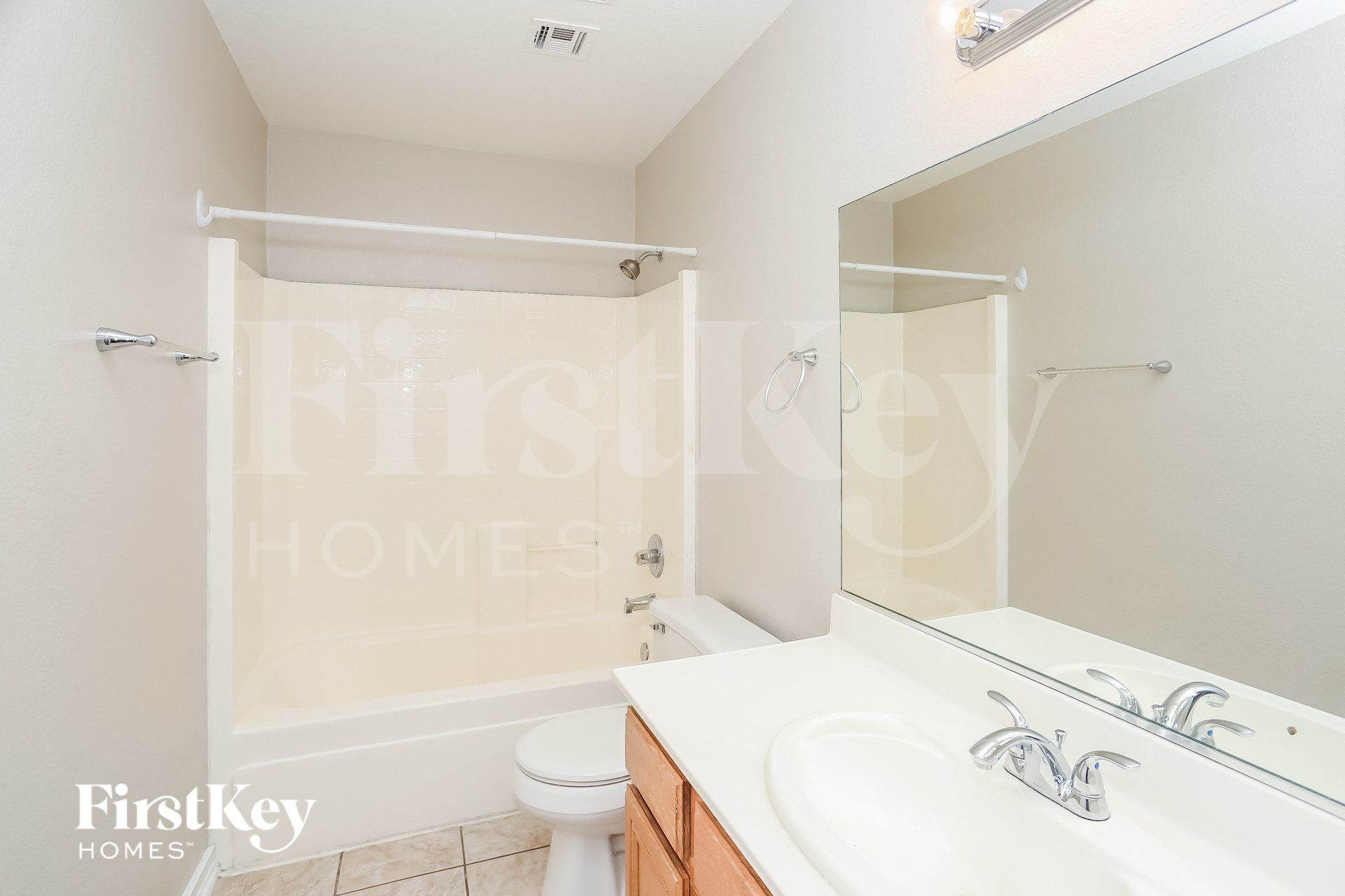 Building Photo - 718 Azure Banks Ave