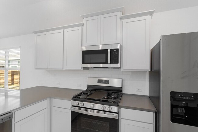 Building Photo - 290 Madrid