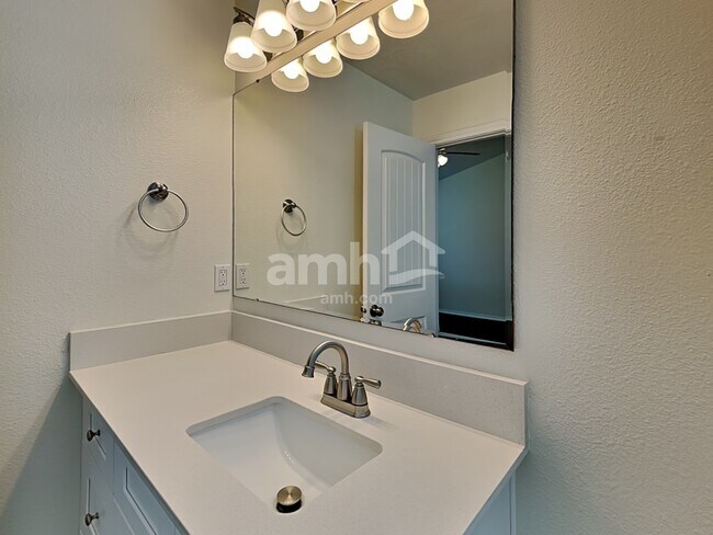 Building Photo - 5318 Worth Way