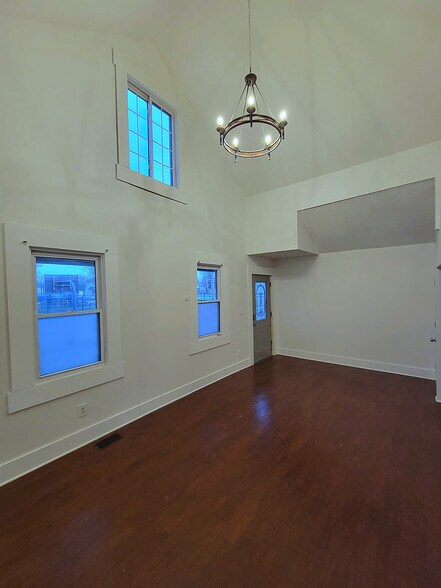 Building Photo - 2170 W 40th Pl