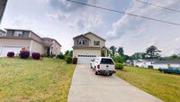 Building Photo - 3 Bedroom Home in Downtown Southern Pines!