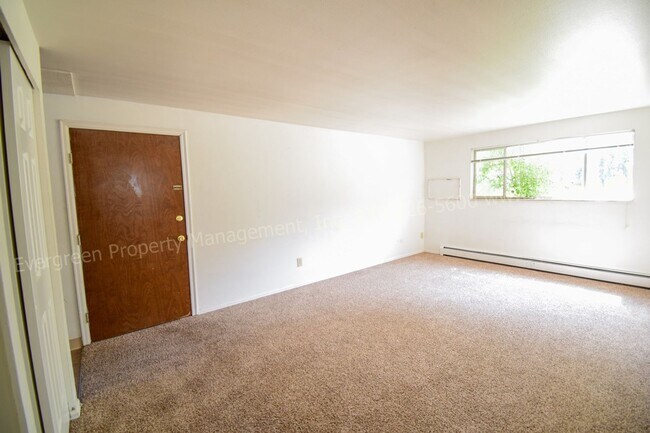 Building Photo - 1724 Larch St